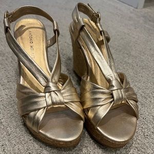 Antonio Melani Gold Wedges - size 8